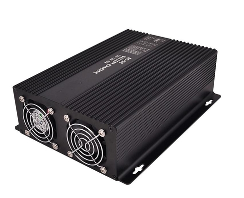 CE/FCC/ROHS Approved 12V 90A Waterproof MPPT Solar Battery Charger For Dual Battery System